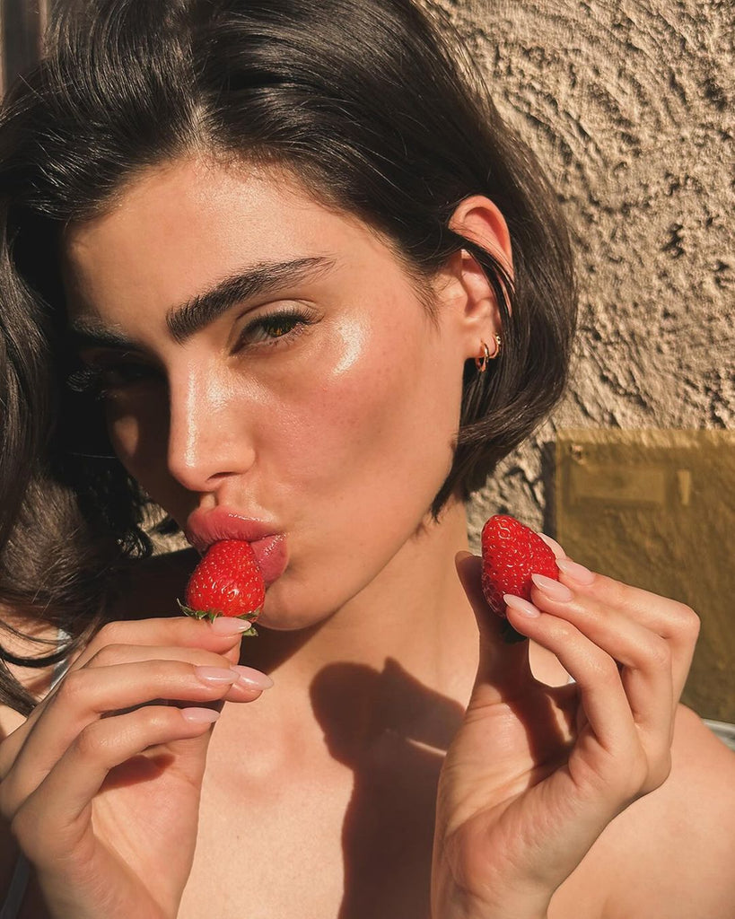 lip gloss strawberry